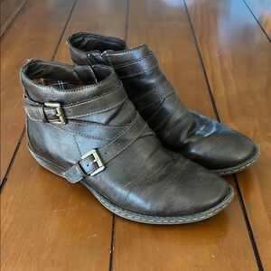B.O.C. Brown Leather Buckle Boots